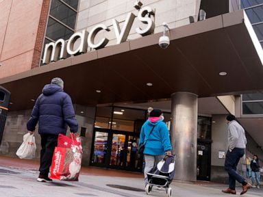 Macy’s heads into holidays strongly, boosts 2022 guidance