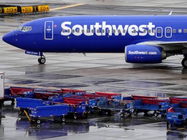 Senate panel probes holiday meltdown at Southwest Airlines