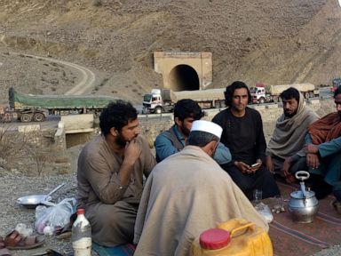 Trade resumes as Pakistan, Afghanistan reopen Torkham border