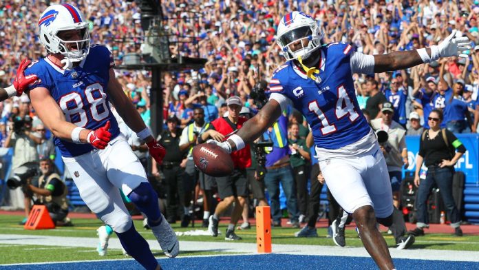 Bills’ Stefon Diggs catches 55-yard TD pass vs. Dolphins