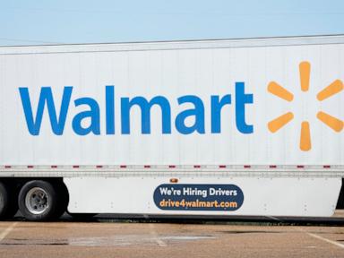 Walmart posts another strong quarter, but shoppers spending less per trip
